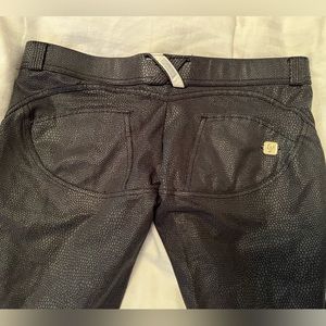 Freddy’s Wr.Up Python Print Jeggings